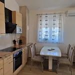 Sunrise Apartament *